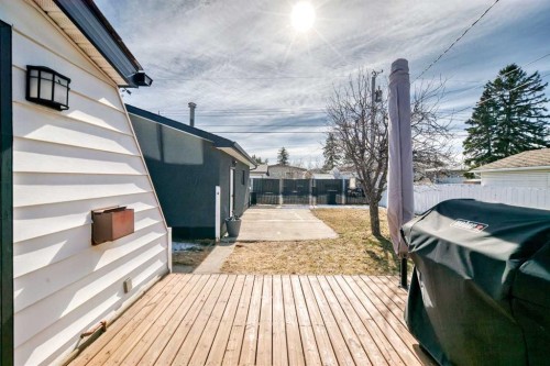 9215 Allison Drive Se, Calgary, AB - Outdoor