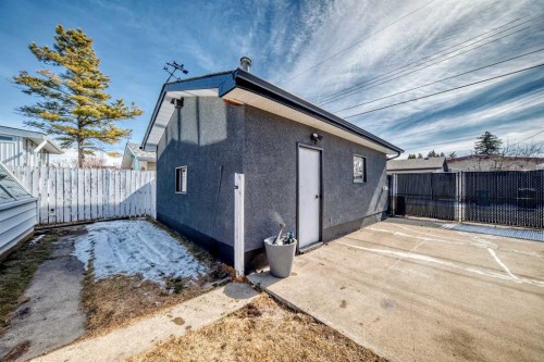 9215 Allison Drive Se, Calgary, AB - Outdoor