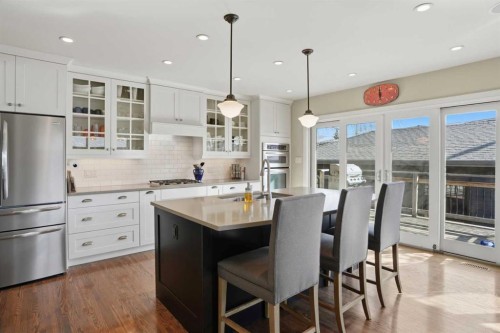 2013 22 Avenue Sw, Calgary, AB - Indoor Photo Showing Kitchen With Stainless Steel Kitchen With Upgraded Kitchen