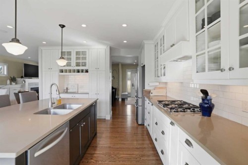 2013 22 Avenue Sw, Calgary, AB - Indoor Photo Showing Kitchen With Stainless Steel Kitchen With Double Sink With Upgraded Kitchen