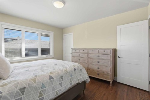 2013 22 Avenue Sw, Calgary, AB - Indoor Photo Showing Bedroom