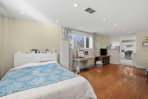 2013 22 Avenue Sw, Calgary, AB - Indoor Photo Showing Bedroom