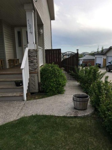 194 Arbour Meadows Close Nw, Calgary, AB - Outdoor