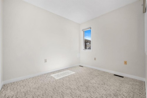 2640 Dovely Court Se, Calgary, AB - Indoor Photo Showing Other Room
