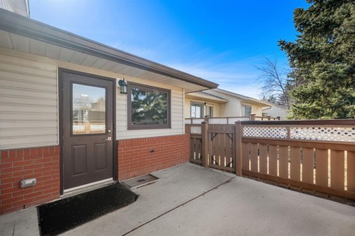 2640 Dovely Court Se, Calgary, AB - Outdoor With Exterior