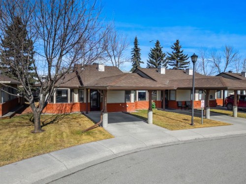 2640 Dovely Court Se, Calgary, AB - Outdoor With Facade