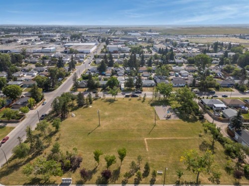 2640 Dovely Court Se, Calgary, AB - Outdoor With View