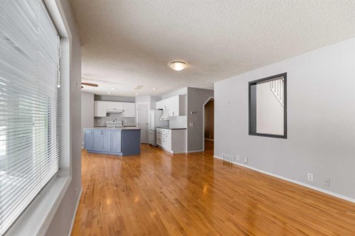 9 Mckenzie Place Se, Calgary, AB - Indoor