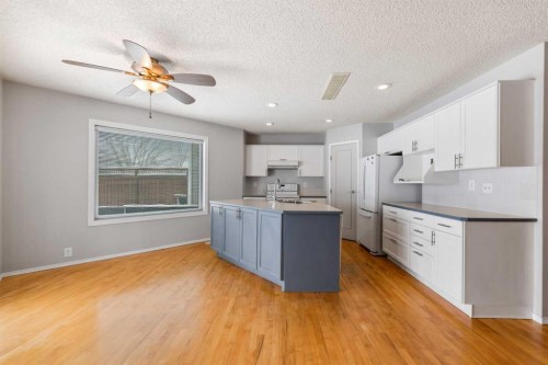 9 Mckenzie Place Se, Calgary, AB - Indoor Photo Showing Kitchen