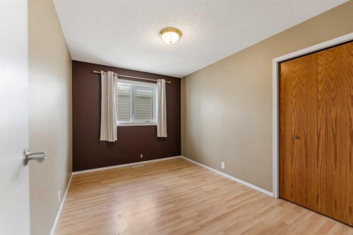 9 Mckenzie Place Se, Calgary, AB - Indoor Photo Showing Other Room