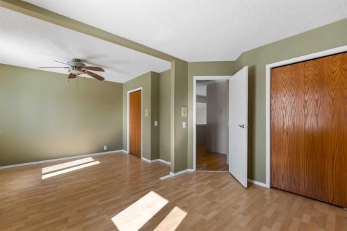 9 Mckenzie Place Se, Calgary, AB - Indoor Photo Showing Other Room