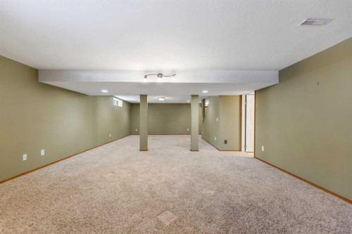 9 Mckenzie Place Se, Calgary, AB - Indoor