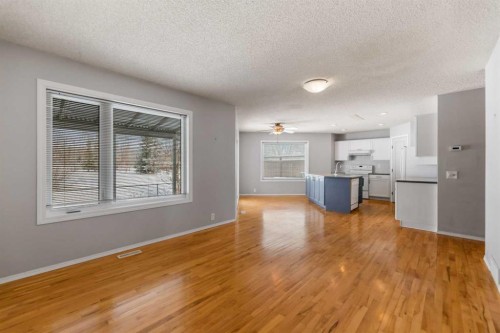 9 Mckenzie Place Se, Calgary, AB - Indoor