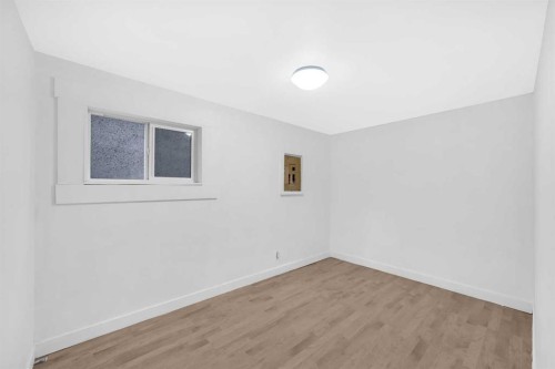 1022 18 Avenue, Calgary, AB - Indoor Photo Showing Other Room