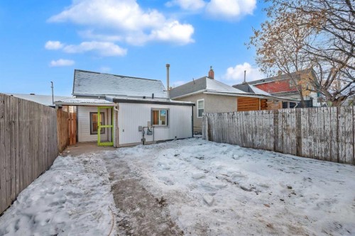1022 18 Avenue, Calgary, AB - Outdoor