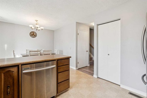 6503 Rundlehorn Drive Ne, Calgary, AB - Indoor Photo Showing Other Room
