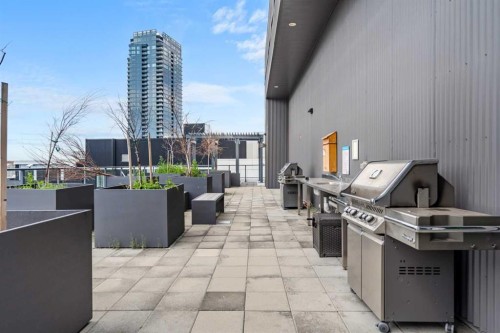 1206-450 8 Avenue Se, Calgary, AB - Outdoor