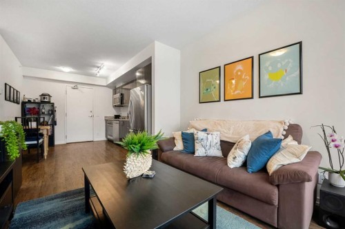 1206-450 8 Avenue Se, Calgary, AB - Indoor Photo Showing Living Room