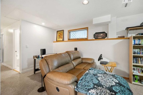 276 Riverside Mews Se, Calgary, AB - Indoor
