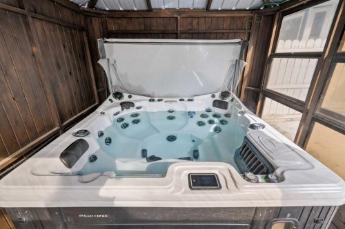 276 Riverside Mews Se, Calgary, AB - 