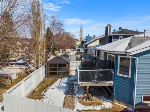 276 Riverside Mews Se, Calgary, AB - Outdoor