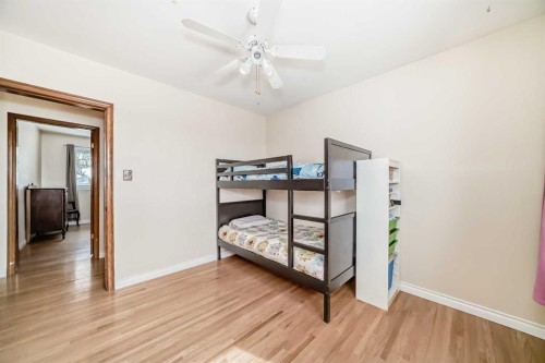 824 Bridge Crescent Ne, Calgary, AB - Indoor