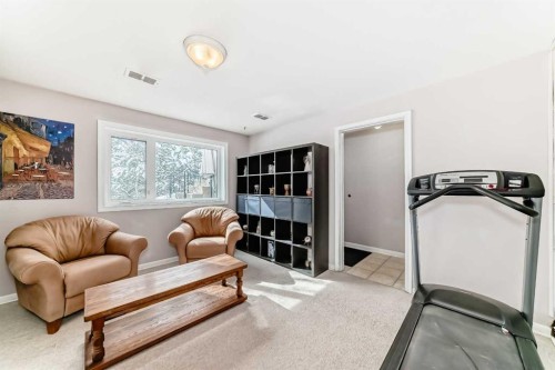 824 Bridge Crescent Ne, Calgary, AB - Indoor