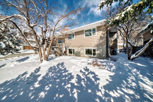 824 Bridge Crescent Ne, Calgary, AB - Outdoor