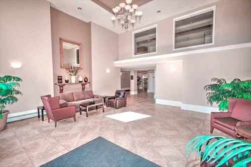 1207-7451 Springbank Boulevard Sw, Calgary, AB - Indoor Photo Showing Other Room