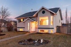 165 Quigley Drive  Cochrane, AB T4C 1R4