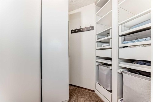 7 Tuscany Ridge Crescent Nw, Calgary, AB - Indoor With Storage