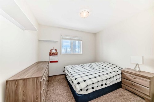 7 Tuscany Ridge Crescent Nw, Calgary, AB - Indoor Photo Showing Bedroom