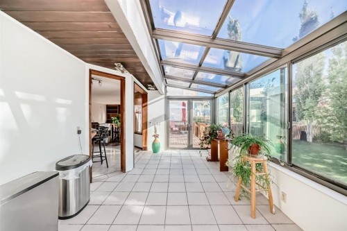 142 Edgeview Road Nw, Calgary, AB - Indoor Photo Showing Other Room