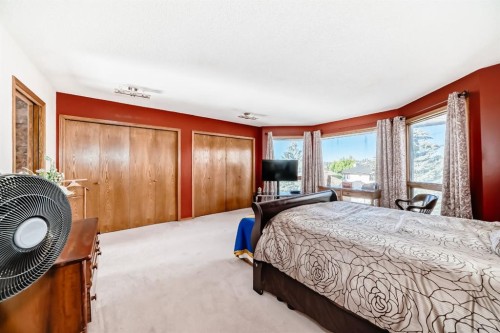 142 Edgeview Road Nw, Calgary, AB - Indoor Photo Showing Bedroom