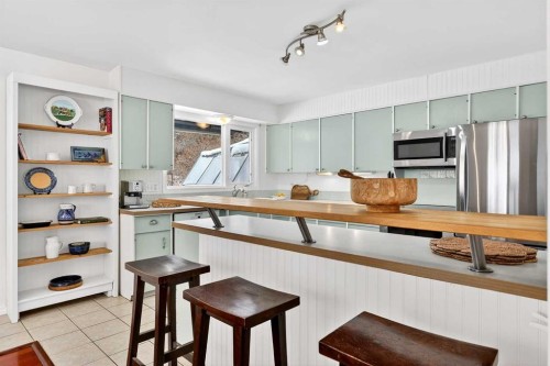 1323 University Drive Nw, Calgary, AB - Indoor Photo Showing Kitchen With Double Sink