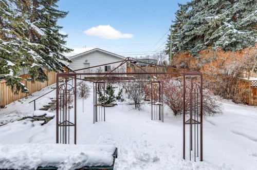 1323 University Drive Nw, Calgary, AB - Outdoor