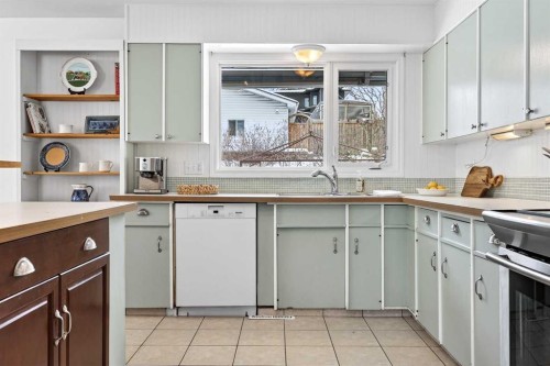 1323 University Drive Nw, Calgary, AB - Indoor Photo Showing Kitchen