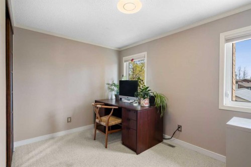 104 Midland Crescent Se, Calgary, AB - Indoor