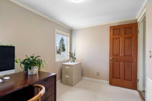 104 Midland Crescent Se, Calgary, AB - Indoor Photo Showing Office