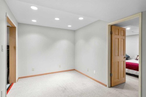 104 Midland Crescent Se, Calgary, AB - Indoor Photo Showing Other Room