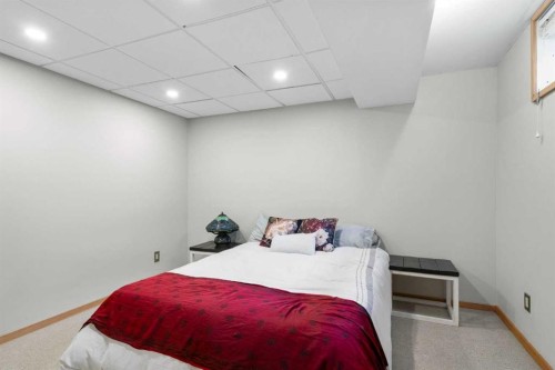 104 Midland Crescent Se, Calgary, AB - Indoor Photo Showing Bedroom
