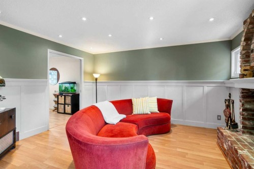 104 Midland Crescent Se, Calgary, AB - Indoor