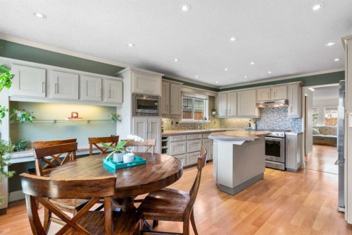 104 Midland Crescent Se, Calgary, AB - Indoor