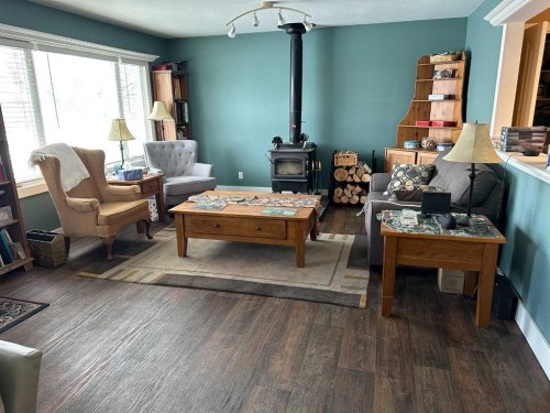 2123 16 Avenue, Didsbury, AB - Indoor