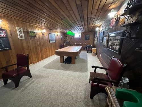 2123 16 Avenue, Didsbury, AB - Indoor