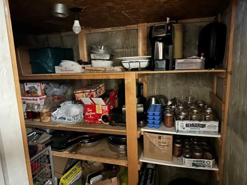 2123 16 Avenue, Didsbury, AB - Indoor