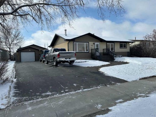 2123 16 Avenue, Didsbury, AB - Outdoor With Deck Patio Veranda