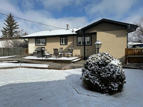 2123 16 Avenue, Didsbury, AB - Outdoor