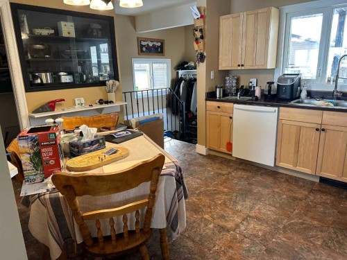 2123 16 Avenue, Didsbury, AB - Indoor