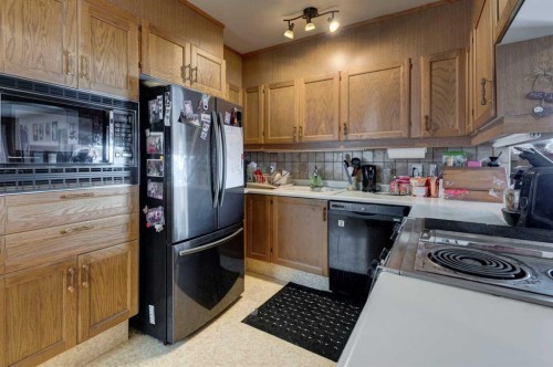 720 22 Avenue Nw, Calgary, AB - Indoor Photo Showing Kitchen